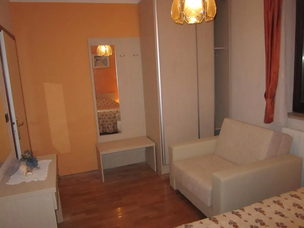 Apartments Mediteraneo Tar-Vabriga 0*,