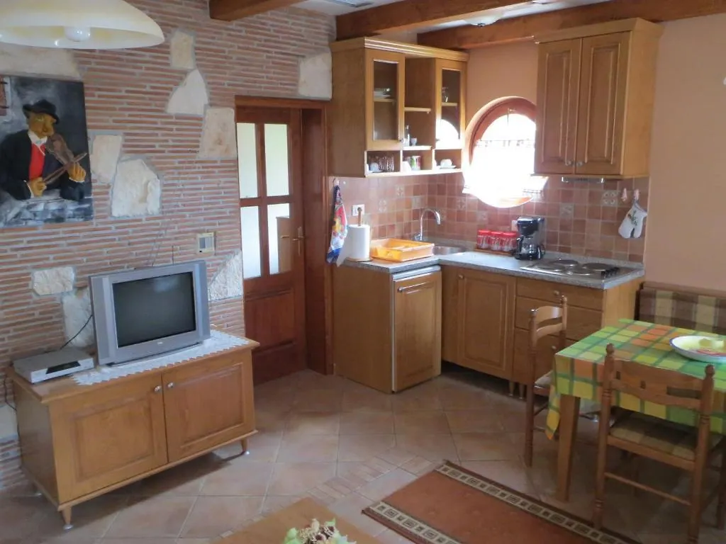 Apartments Mediteraneo Tar-Vabriga 0*,  Croatia